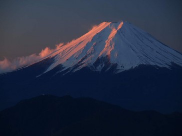 牛奥ノ雁ヶ腹摺山～小金沢山より(2012.11.28)