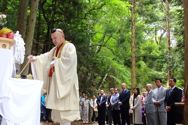 「矢立の杉」歌碑・身代わり両面地蔵菩薩の7回目の年次大祭が行われました。