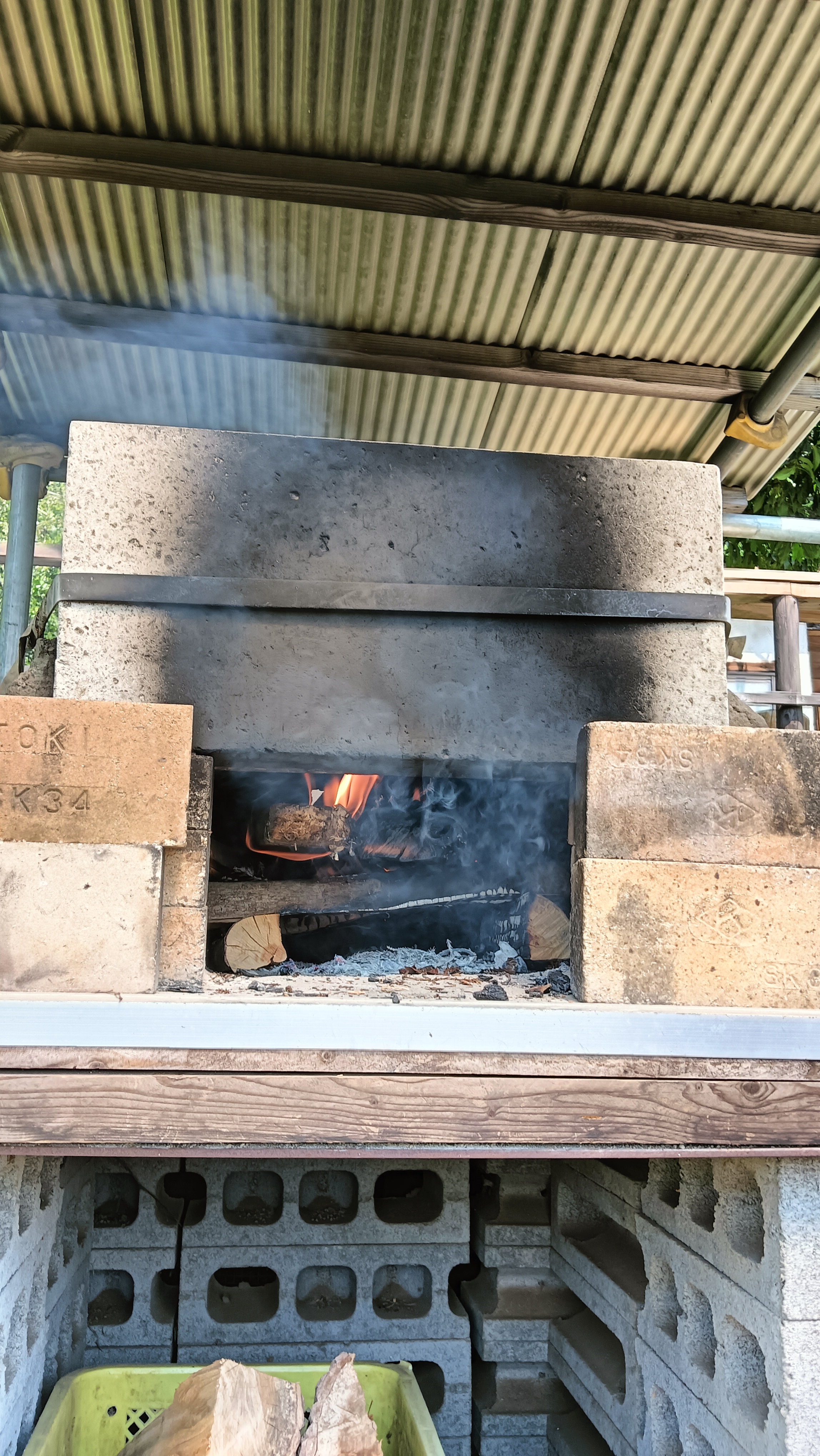 ピザ窯やBBQ施設も完備。