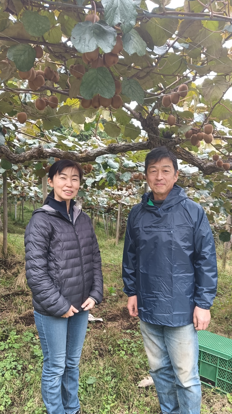銀杏とキウイの栽培に取り組む小宮さんご夫妻